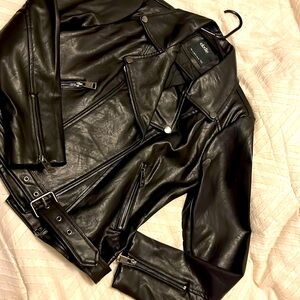 “Brand new”Biker jacket. faux leather 🖤✔️SMOKE FREE HOME
